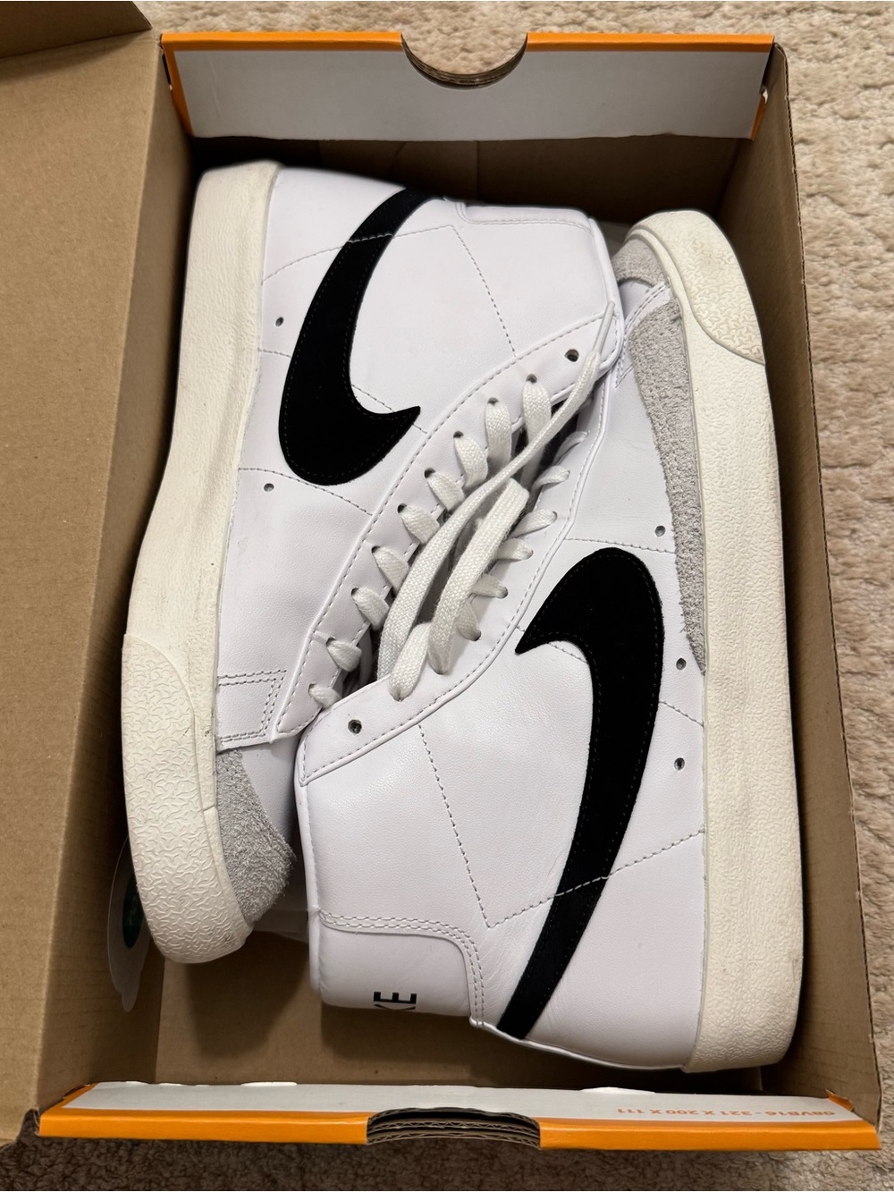 Nike Blazer Mid ‘77 Sneakers Women’s 10